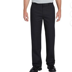 NWT. Genuine Dickies Men’s Double Knee Relaxed Fit Pants. Size 32x30.